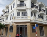 Bán nhà mặt tiền ĐT 742 có thể kinh doanh cho thuê.